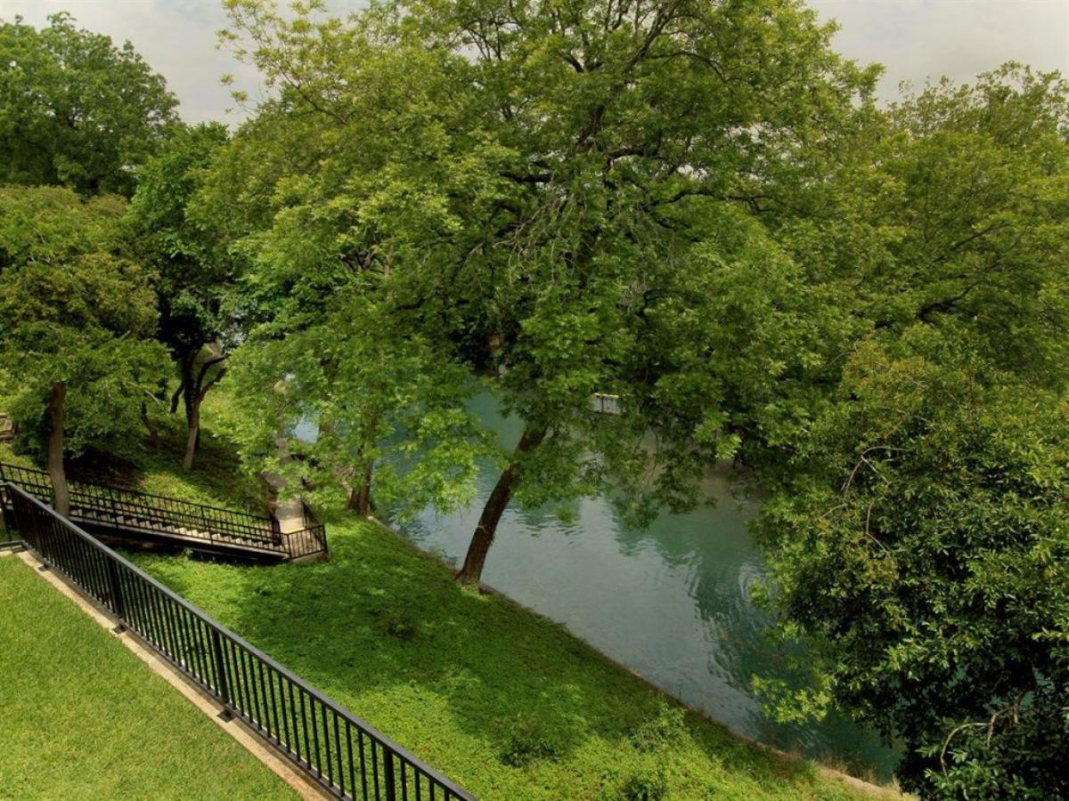 Camp Warnecke Comal River Views - Camp Warnecke - C206 Hotel New Braunfels Exterior photo